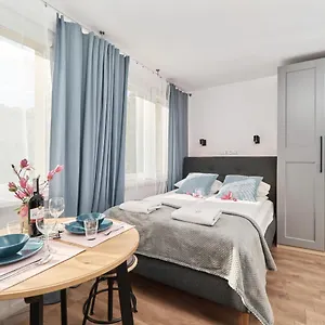 https://studio-wrocaw-krawiecka-by-renters.hotelswroclaw.com